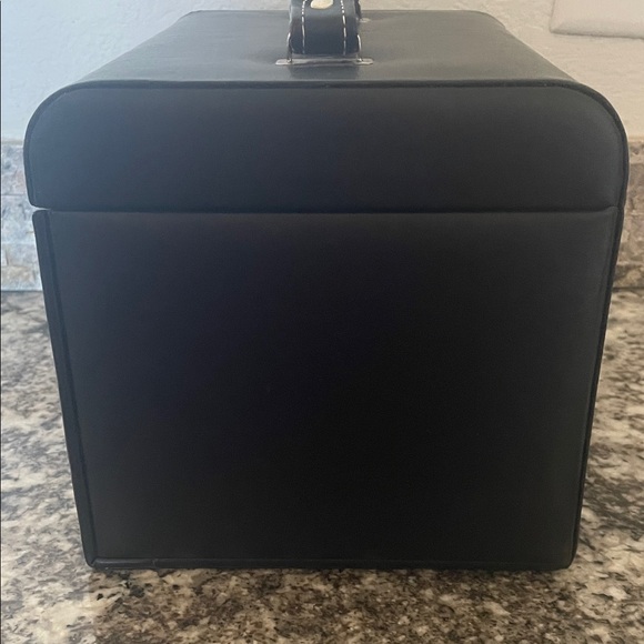 Travel Jewelry Organizer Box - Picture 11 of 12